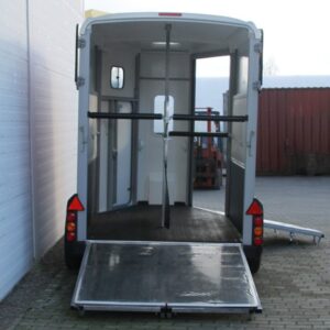 Ifor Williams Pferdeanhänger HB506-Frontausstieg-rot-Neu – Bild 8