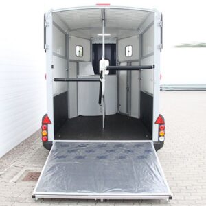 Ifor Williams Pferdeanhänger HB511-Sattelkammer-blau--Neu – Bild 6